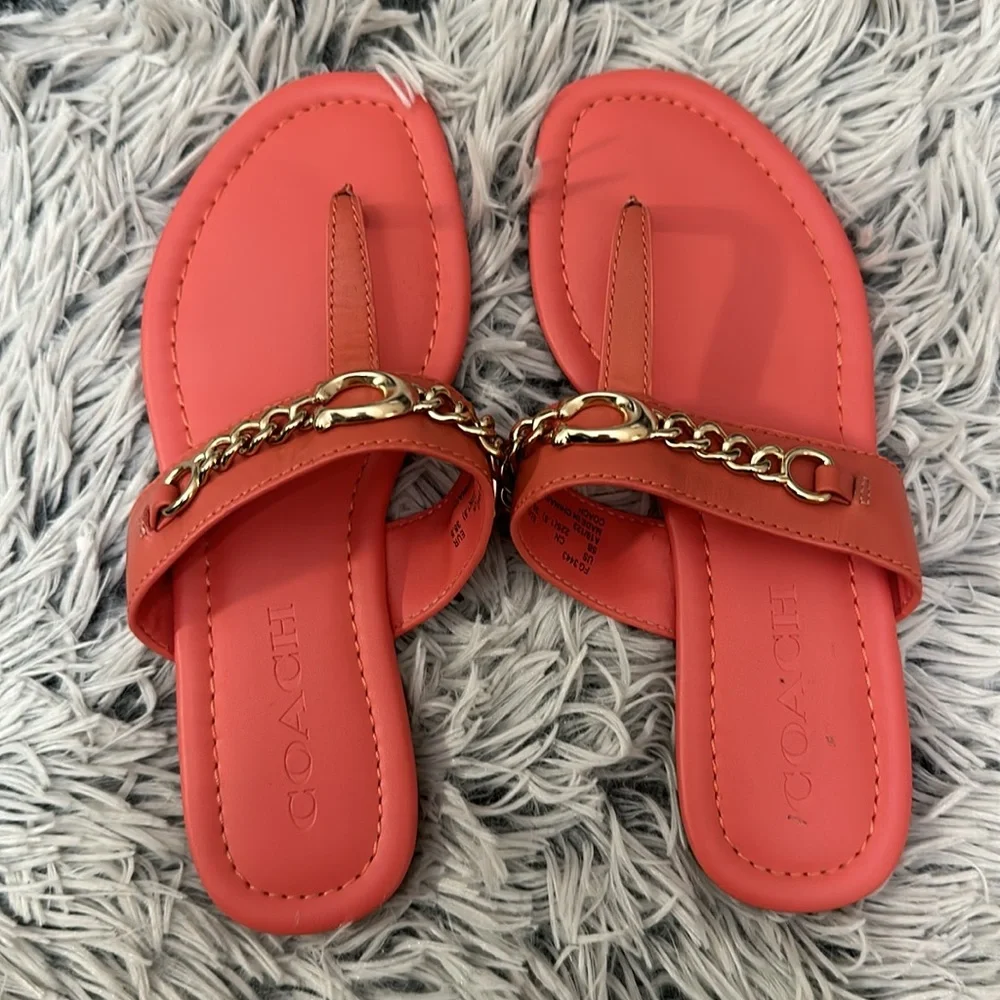 ✨Host Pick✨ Coach Jaclyn Leather Chain Thong Sandals